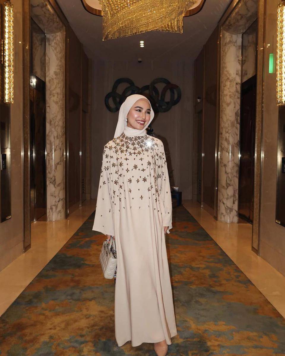 potret ide dress hijab buat bukber ala Sharifah Rose (instagram.com/sharifahrose_)
