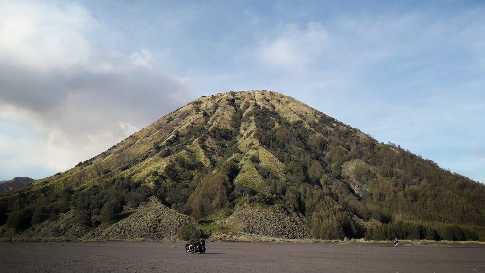 5 Level Jalur Pendakian di Indonesia, Pemula Wajib Tahu!