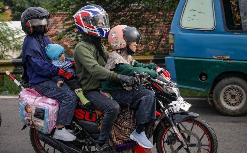 Mudik lebaran sepeda motor (CNBC Indonesia/Tias Budiarto)