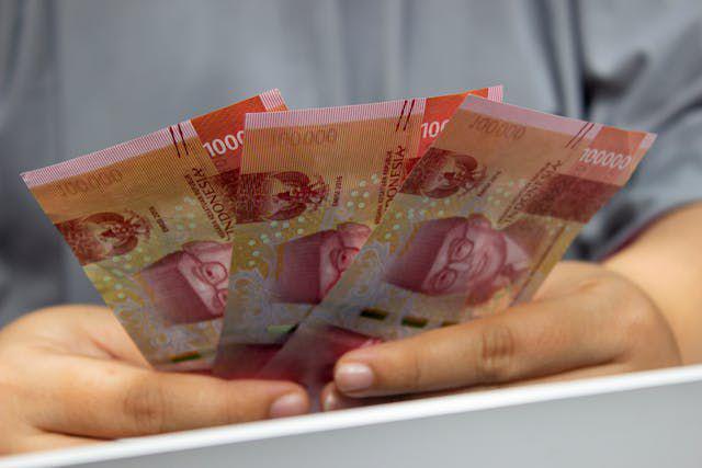 Kenapa Tukar Uang Baru Jelang Idul Fitri Jadi Perdebatan?