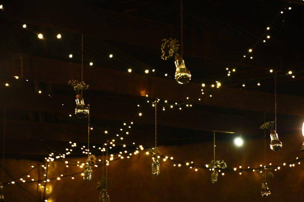 ilustrasi string light (pexels.com/Magda Ehlers)