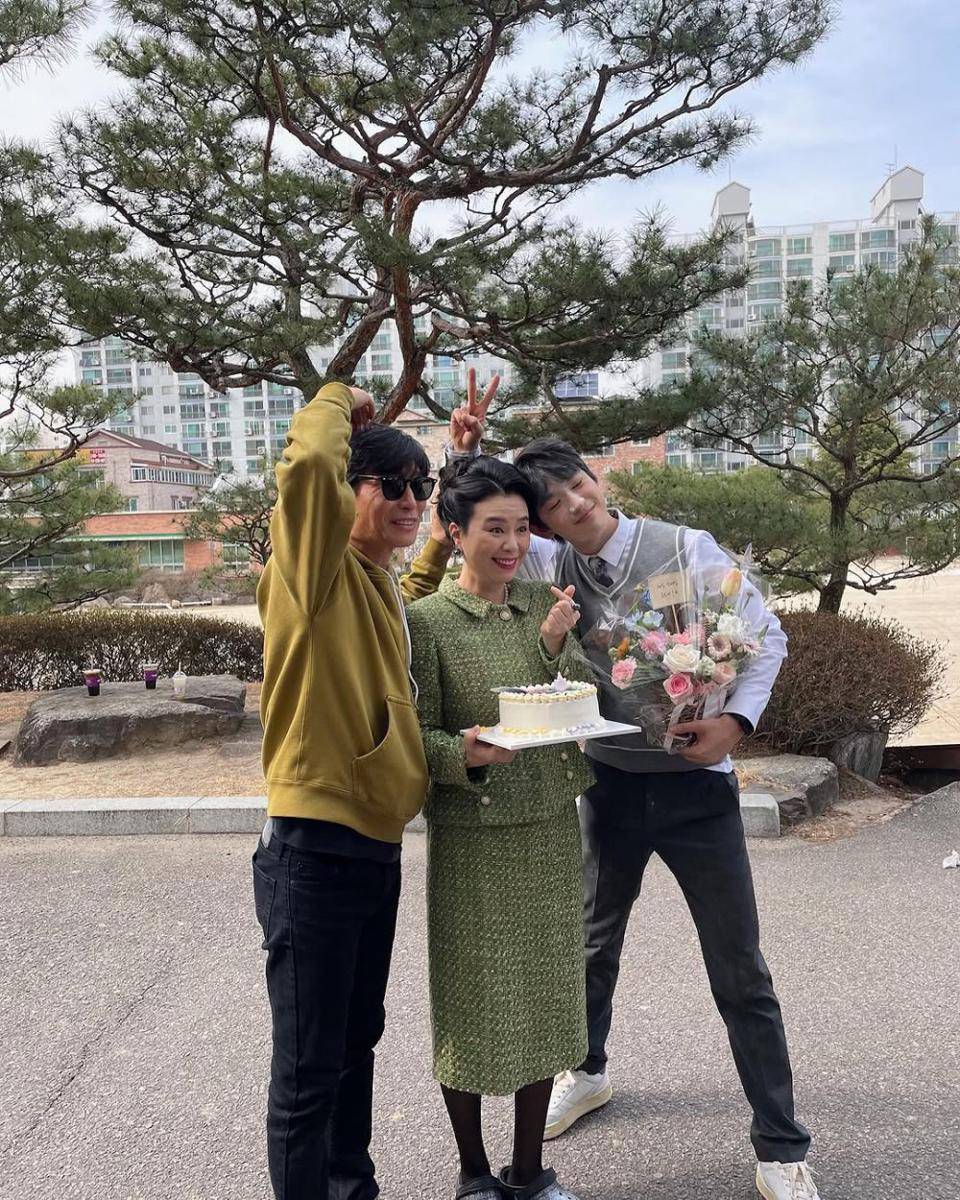 potret dibalik layar The Witch (instagram.com/jinyoung_0922jy)