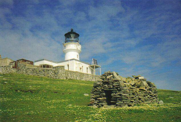 mercusuar Flannan Isles (commons.wikimedia.org/JJM)