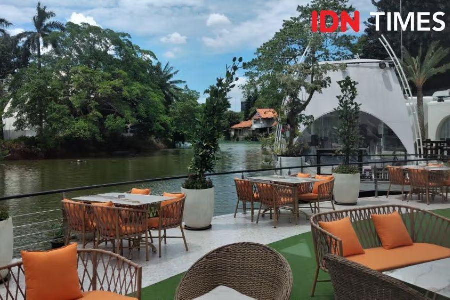 10 Tempat Makan di Senayan Park, Kulineran dengan View Danau