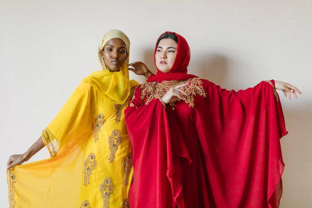 ilustrasi kaftan (pexels.com/RDNE Stock project)