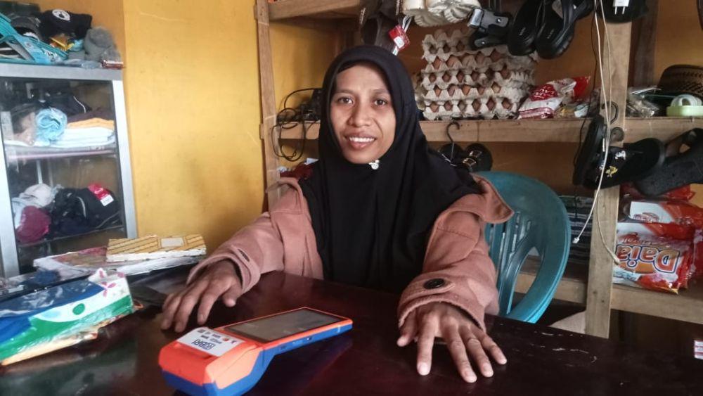 Jadi Agen BRILink, Darniati Raup Cuan Sekaligus Bantu Warga Transaksi