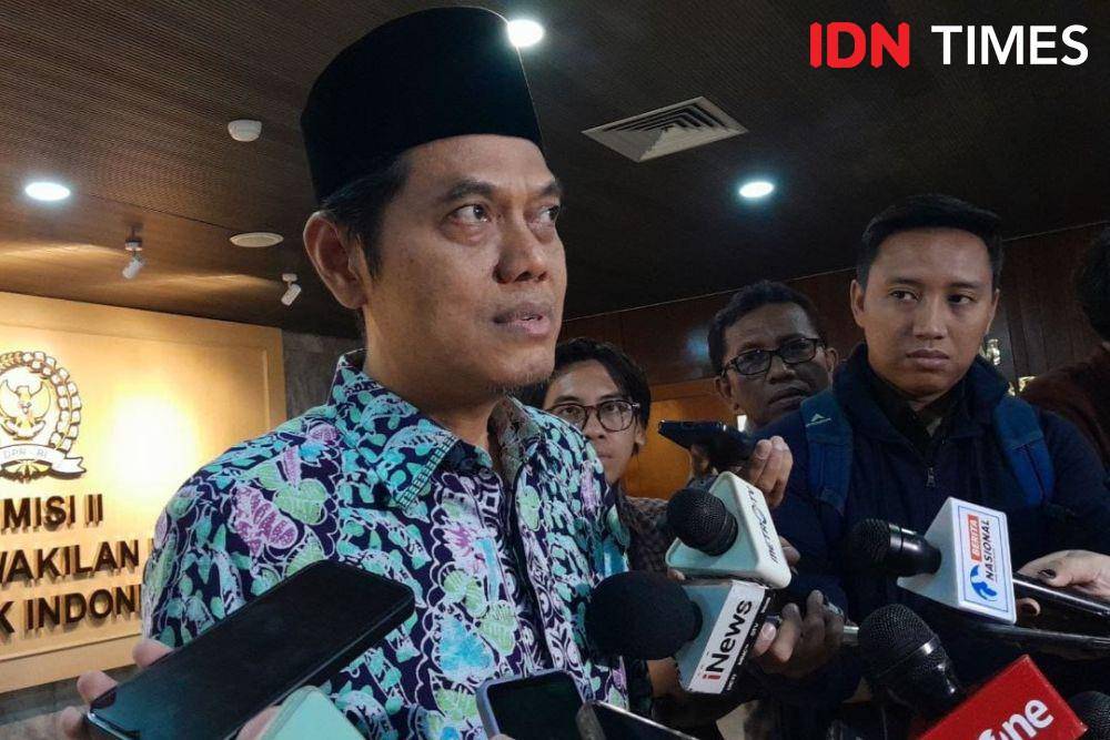 Wakil Ketua Komisi II DPR RI Zulfikar Arse menyatakan akan memanggil Menpan RB terkait penundanaan CPNS. (IDN Times/Amir Faisol)
