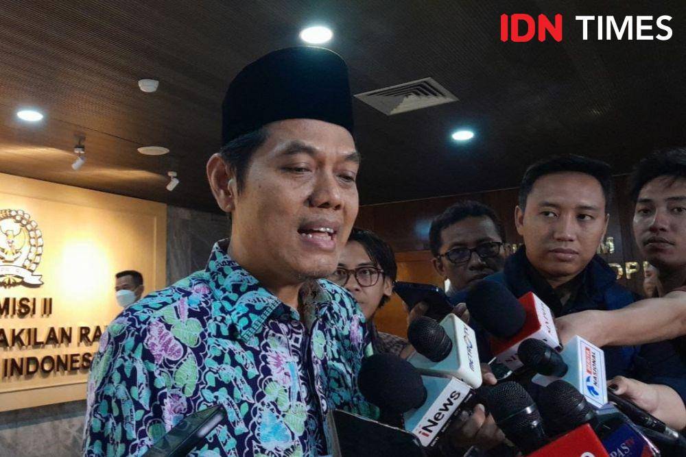 Wakil Ketua Komisi II DPR RI Zulfikar Arse menyatakan akan memanggil Menpan RB terkait penundanaan CPNS. (IDN Times/Amir Faisol)