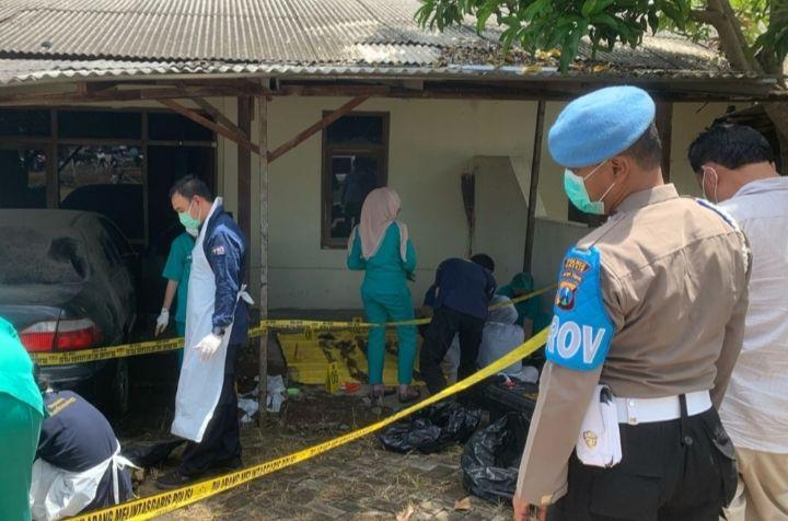 Mobil Berisi Kerangka Manusia Mangkrak 5 Tahun Milik Kanit Reskrim