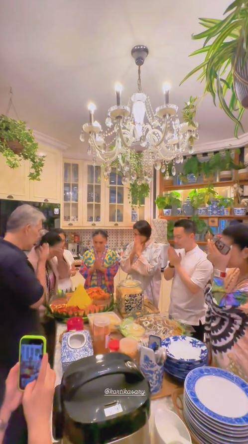 ulang tahun Kartika Sary adik Kris Dayanti (Instagram.com/krisdayantilemos)