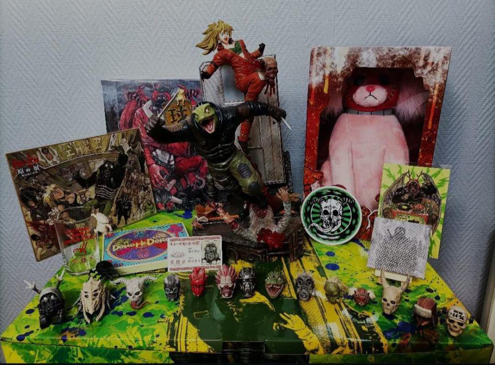 8 Koleksi Dorohedoro, Banyak Figur Keren Terpajang!