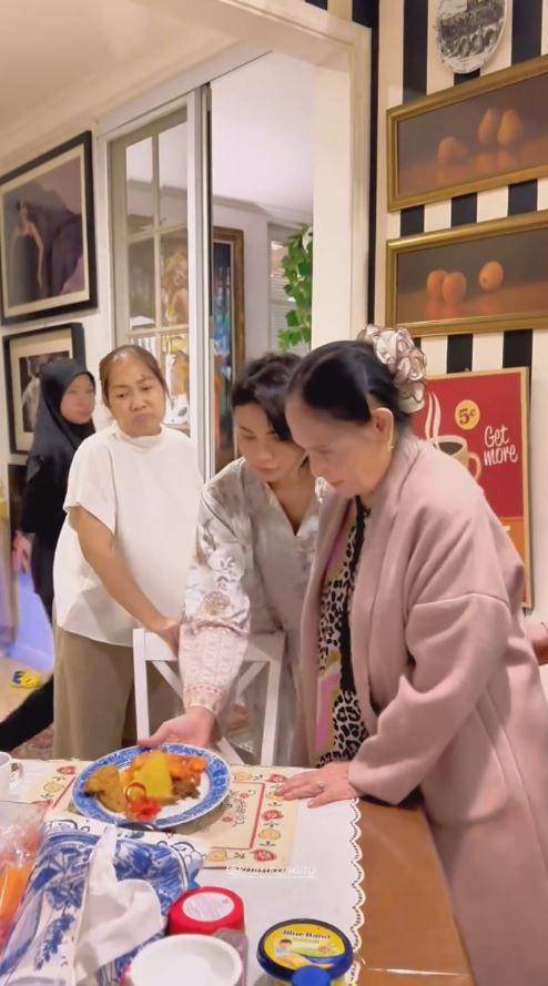 ulang tahun Kartika Sary adik Kris Dayanti (Instagram.com/krisdayantilemos)