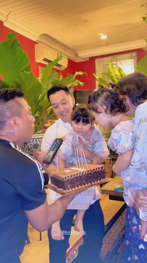 ulang tahun Kartika Sary adik Kris Dayanti (Instagram.com/krisdayantilemos)