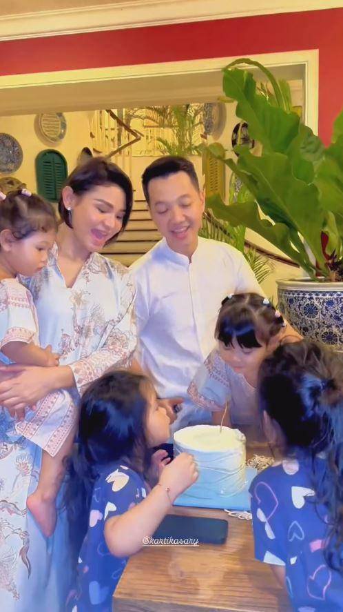 ulang tahun Kartika Sary adik Kris Dayanti (Instagram.com/krisdayantilemos)