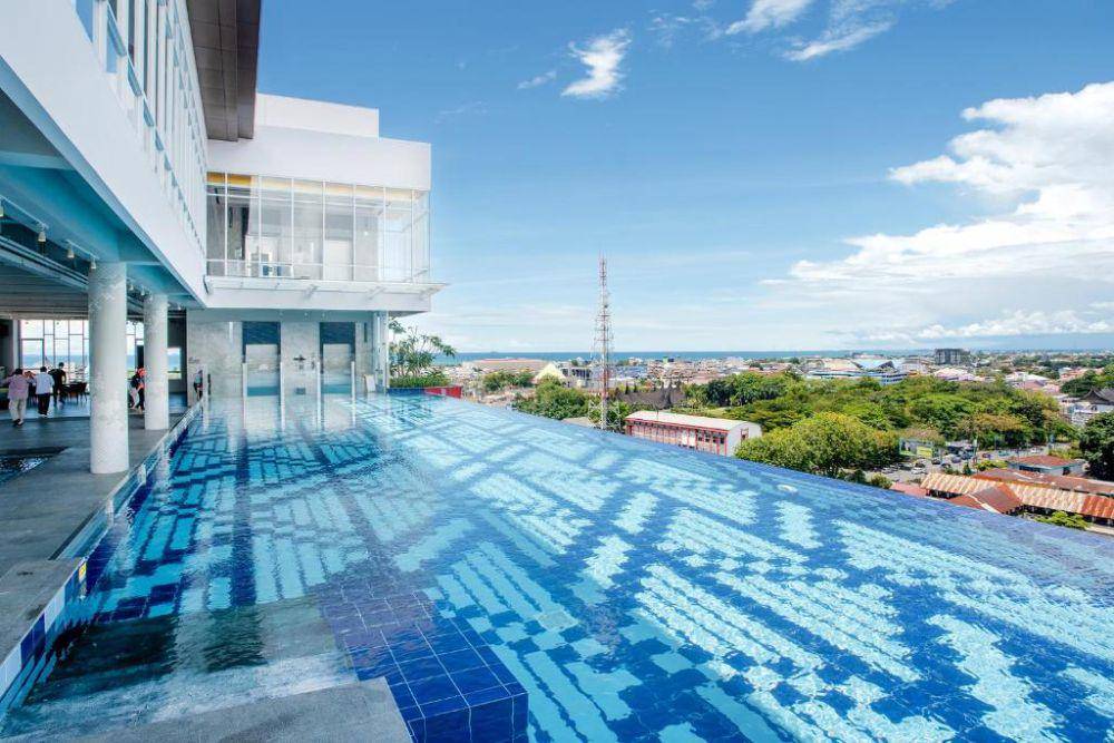 skypool The ZHM Premiere Hotel (agoda.com)