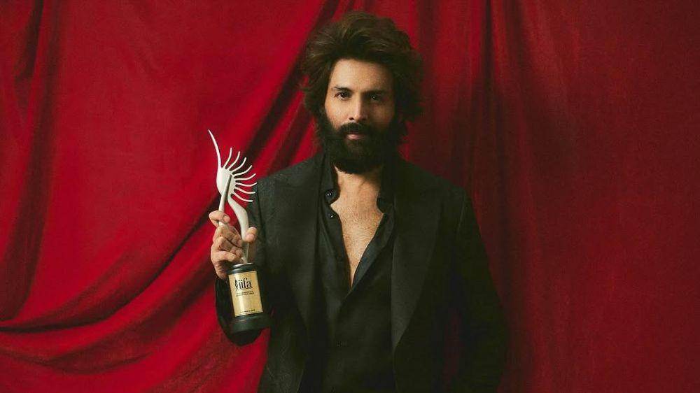 10 Fakta Kartik Aaryan Jadi Aktor Terbaik IIFA Awards 2025