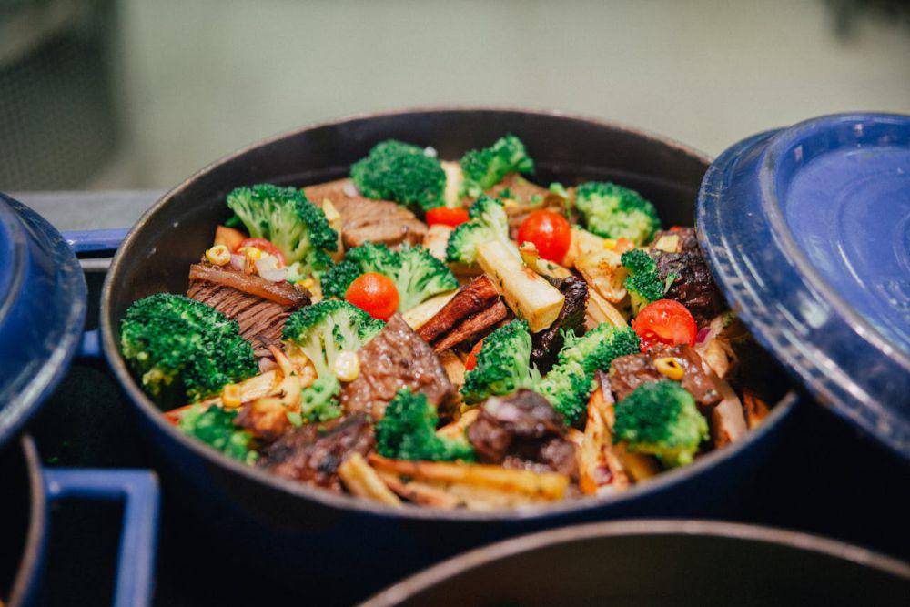 ilustrasi slow cooked pot roast (pexels.com/Denys Gromov)
