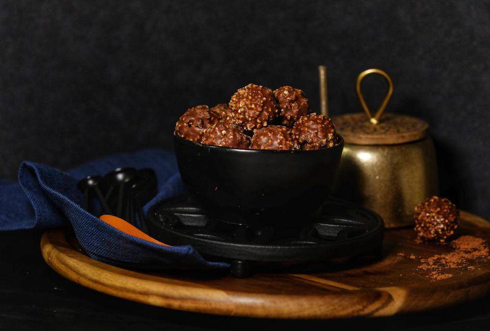 ilustrasi ferrero rocher homemade (pexels.com/Julia Miller)