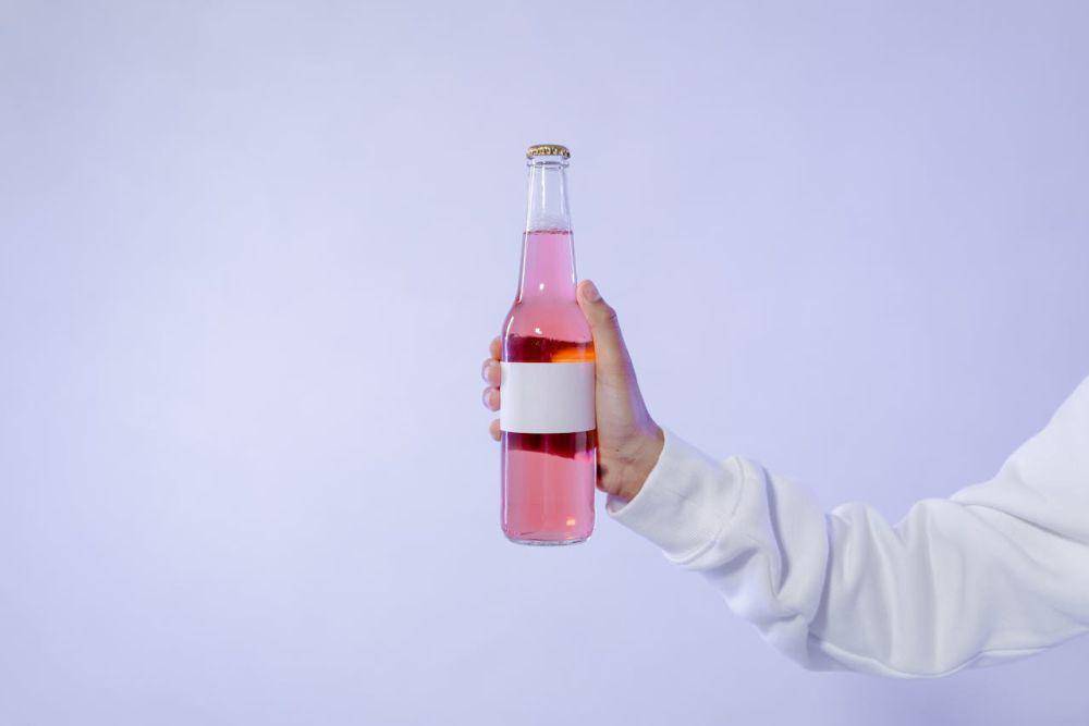 ilustrasi minuman soda (pexels.com/MART PRODUCTION)