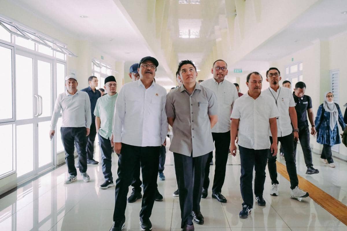 Mensos Saifullah Yusuf atau Gus lpul dan Seskab Teddy Indra Wijaya