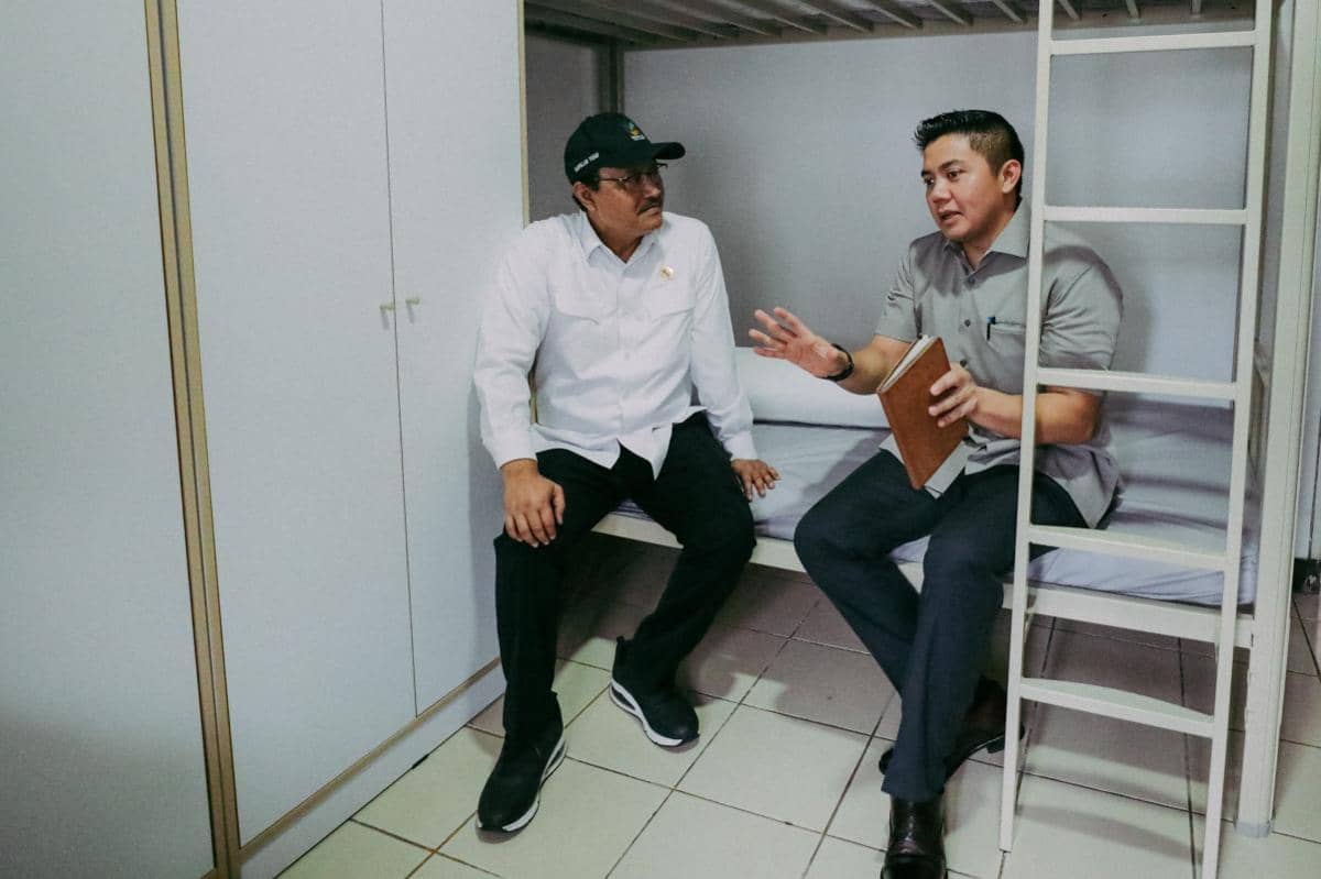 Mensos Saifullah Yusuf atau Gus lpul dan Seskab Teddy Indra Wijaya