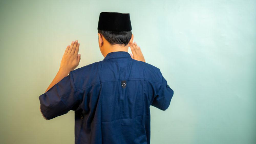 4 Rekomendasi Peci Hitam untuk Momen Spesial dan Sehari-hari