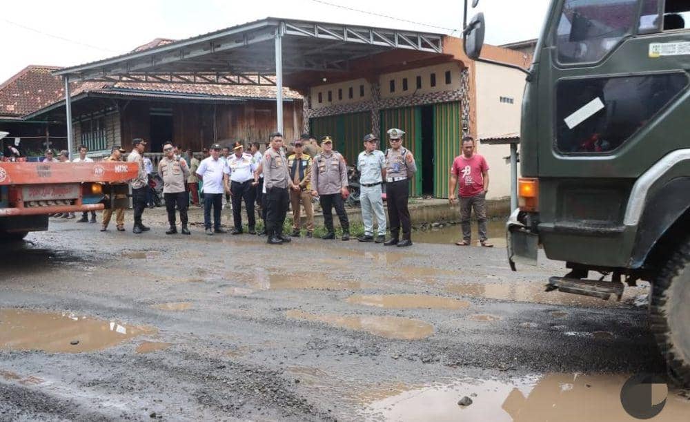 Waspada Jalan Rusak di Jalinsum Muba, Ini Titik Lokasinya!