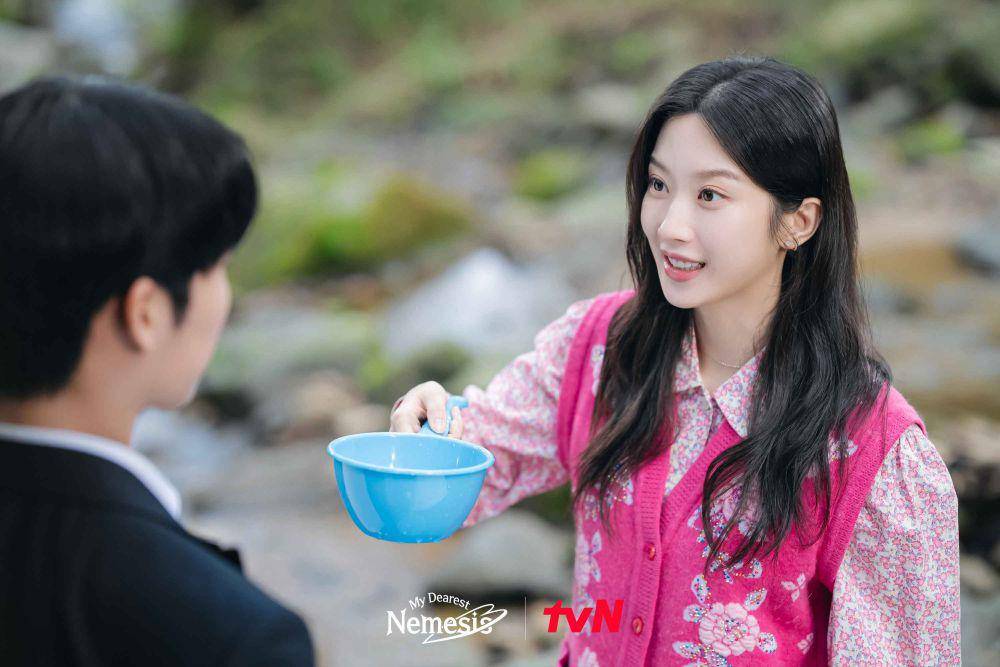still cut My Dearest Nemesis (twitter.com/tvN_Asia)