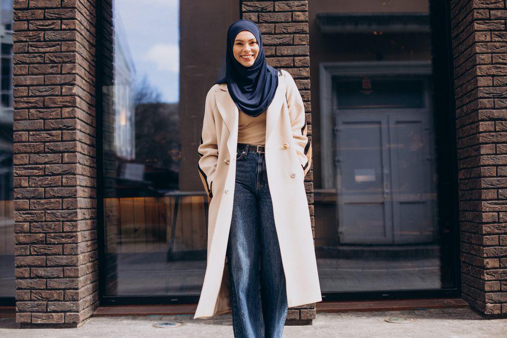 5 Tips Memakai Bawahan Denim untuk Outfit Lebaran