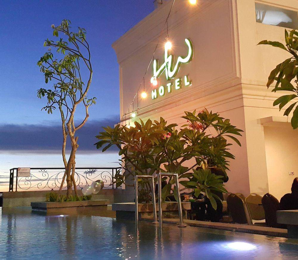 kolam renang HW Hotel Padang.(facebook.com/hwhotelpadang)