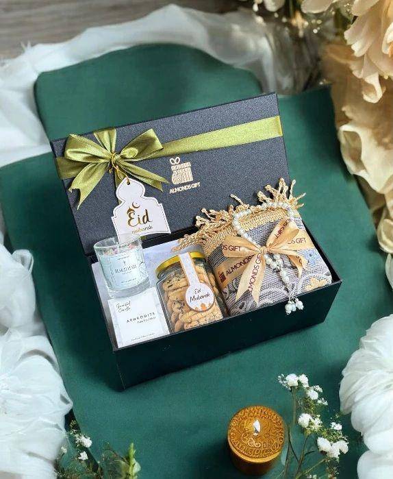 Ilustrasi box hampers Lebaran (Shoope/AlmondsGift)