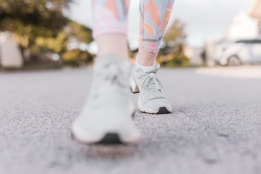 ilustrasi jalan kaki (unsplash.com/Sincerely Media)