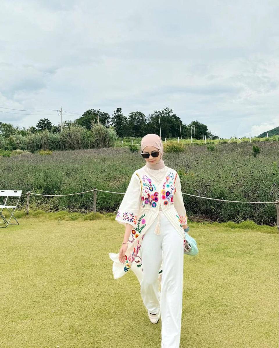 ide baju Lebaran yang timeless (instagram.com/nashwaaaz)