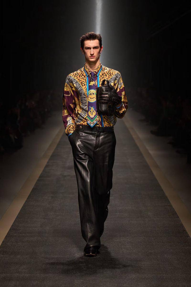 Versace F/W 2025-26 di Milan Fashion Week (dok. Versace)