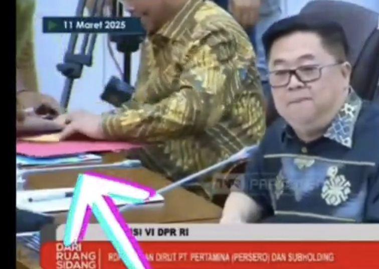 CEK FAKTA: Viral Video Anggota DPR Terima Amplop Coklat dari Pertamina