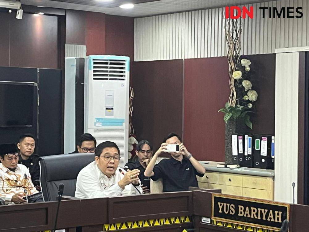 KPU dan Bawaslu Provinsi Lampung melaksanakan rapat dengar pendapat dengan Komisi I DPRD Provinsi Lampung. (IDN Times/Tama Yudha Wiguna).