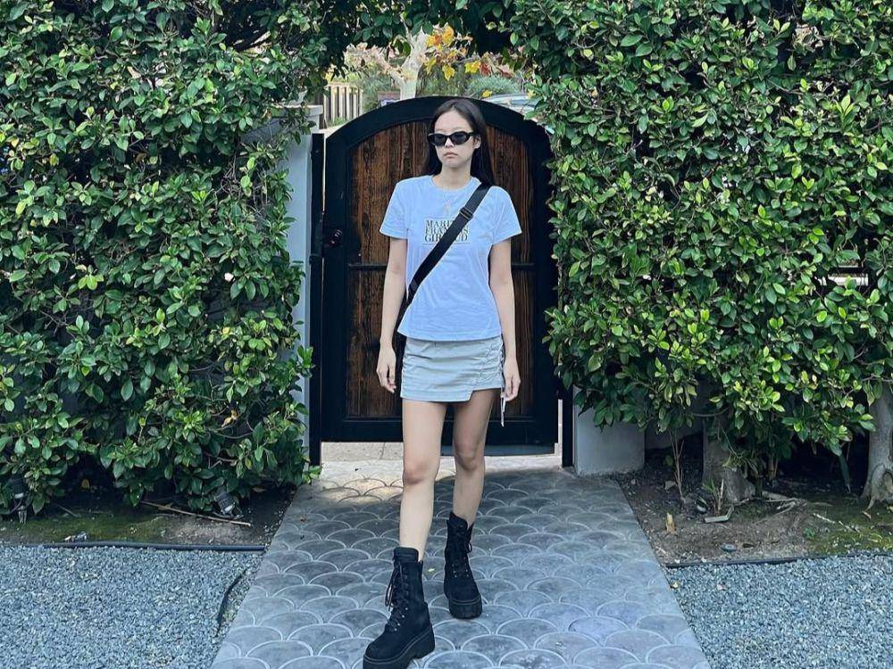 OOTD liburan ala Jennie (instagram.com/jennierubyjane)
