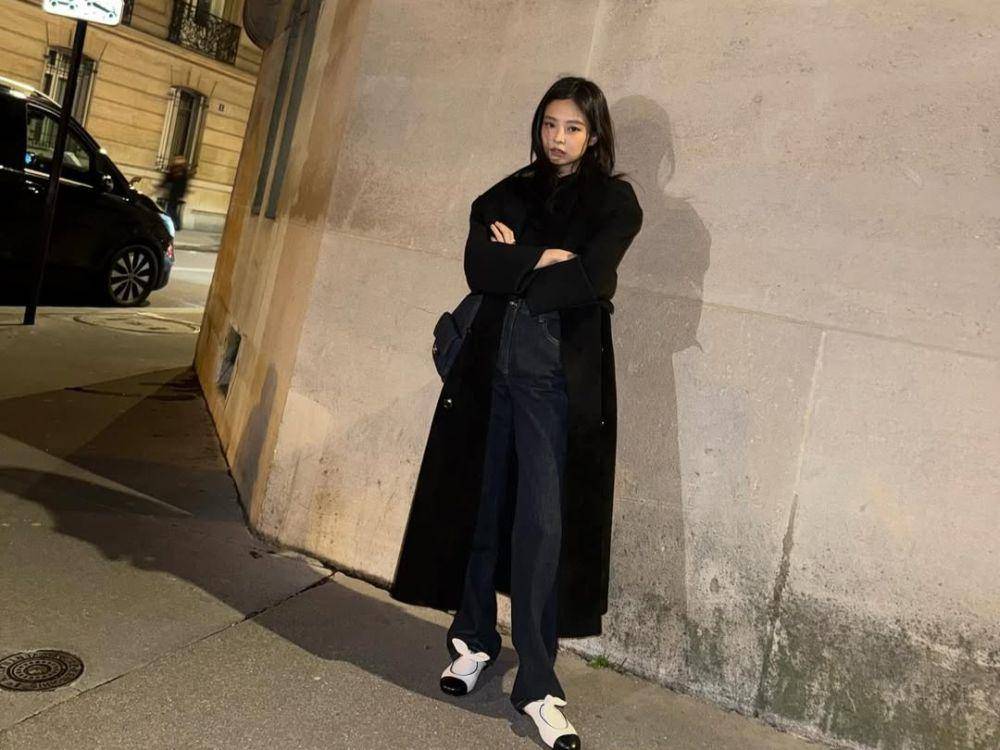 OOTD liburan ala Jennie (instagram.com/jennierubyjane)