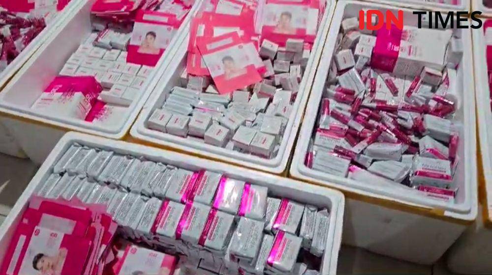 Ribuan skincare ilegal dari Malaysia dan Filipina masuk ke Kalbar. (IDN Times/Istimewa).