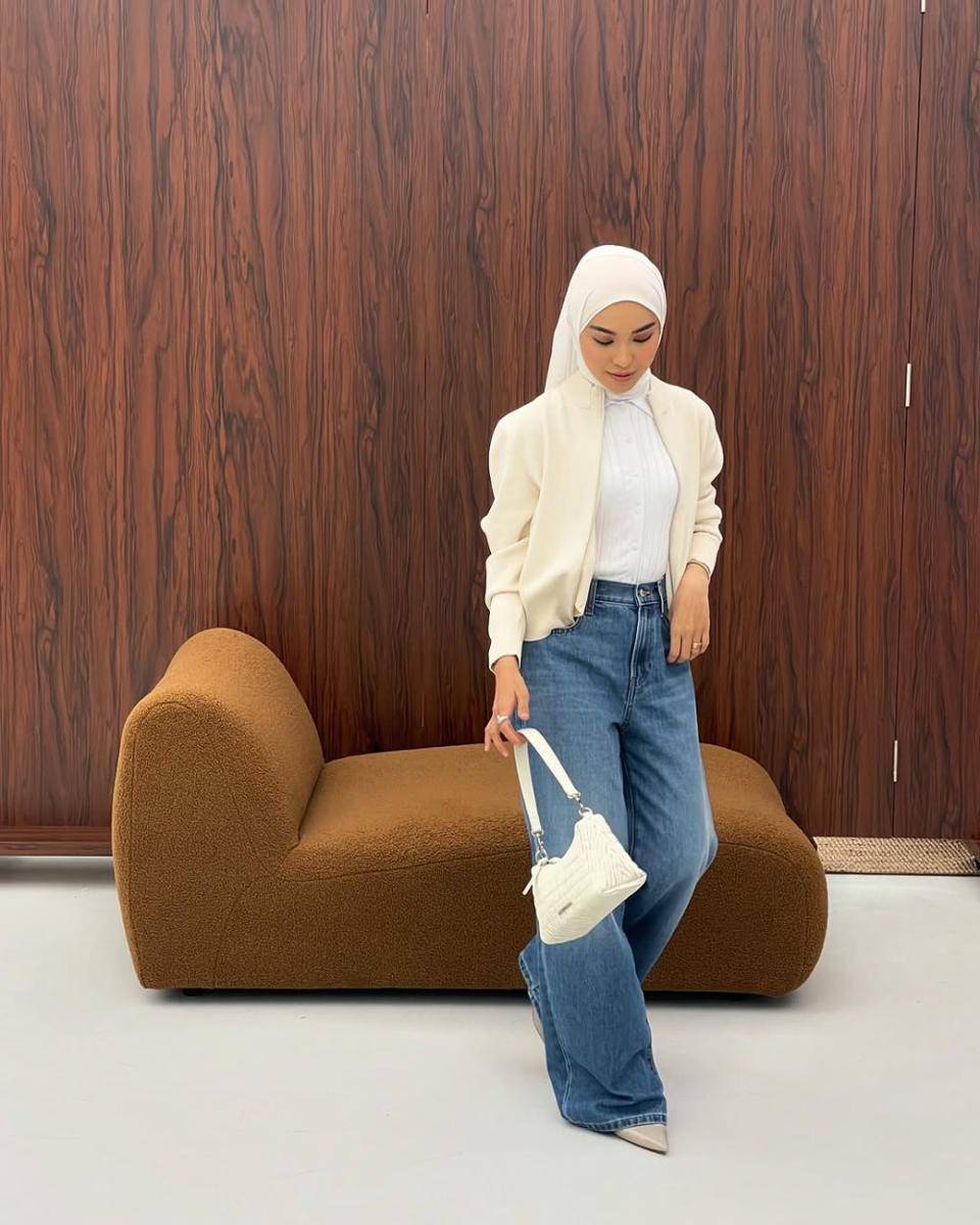 potret ide outfit bukber kasual serba hijab pashmina dan turban ala Sharifah Rose (instagram.com/sharifahrose_)