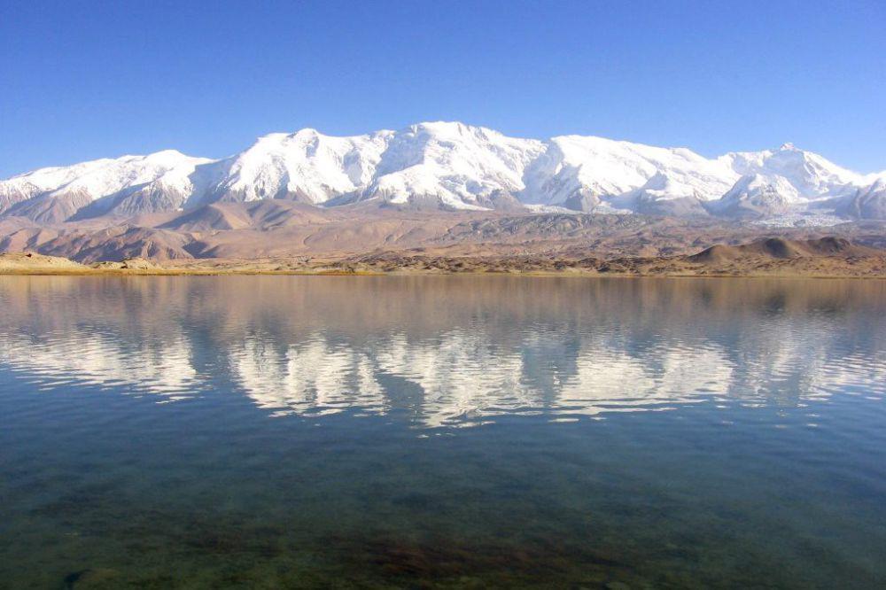 5 Fakta Unik Danau Karakul, Danau Tertinggi di Asia Tengah