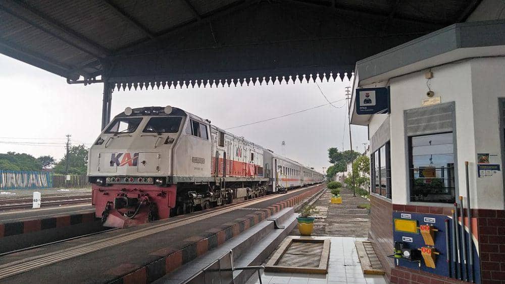Kenapa Penumpang KA yang Melanggar Diberhentikan di Stasiun Terdekat?