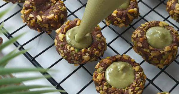 ilustrasi pistachio thumbprint cookies (youtube.com/Salwa Atikah)