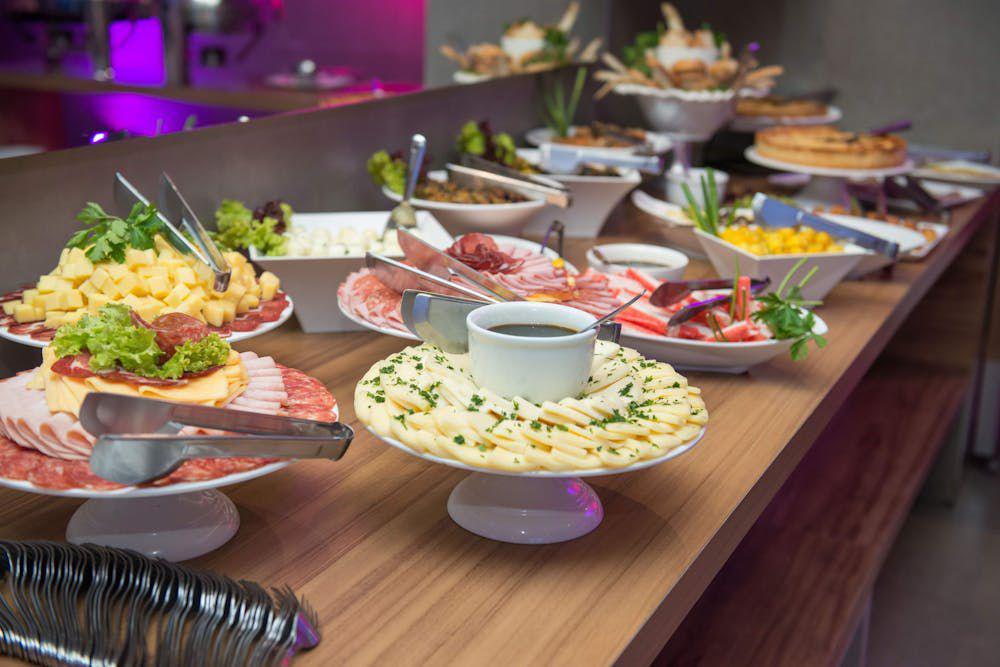 5 Tips Bukber Pakai Iftar Buffet yang Gak Bikin Kantong Bolong