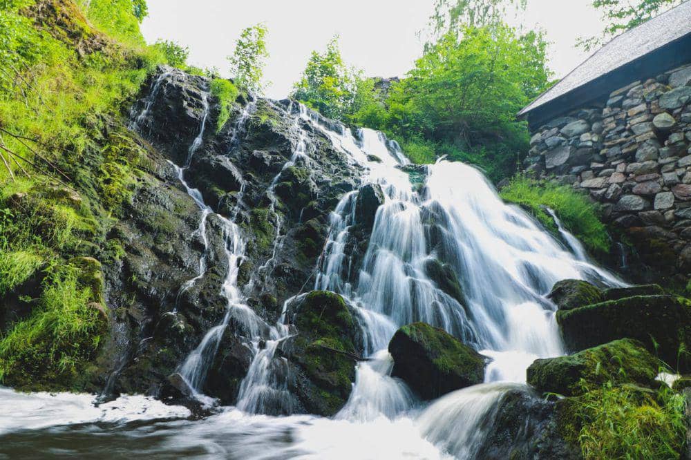 ilustrasi air terjun (pexels.com/Cristoffer Gustafsson)
