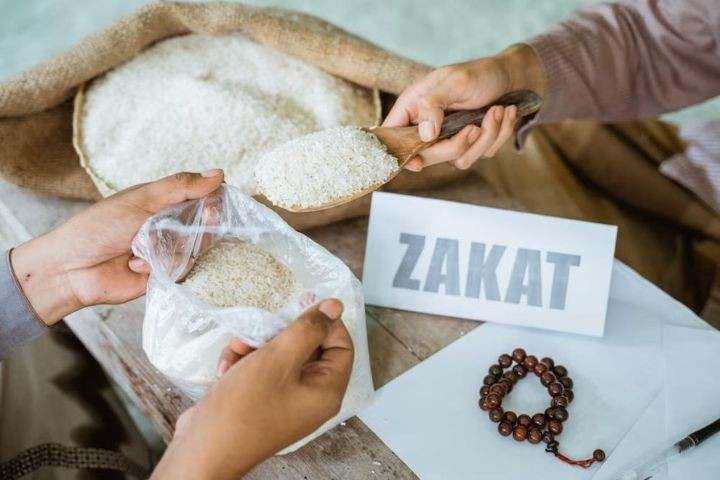 Perbedaan Zakat, Infak, dan Sedekah: Mana yang Wajib dan Sunnah?