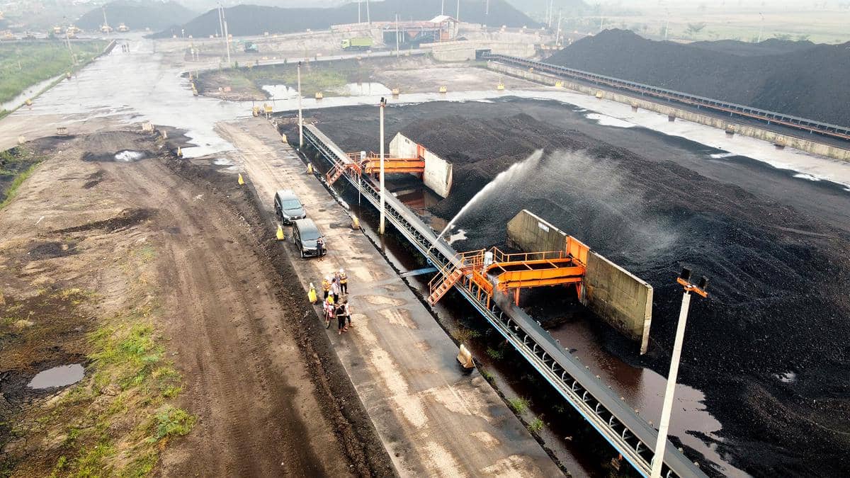 Copy of Foto RMKE Big Gun Water Sprayer di area Stockpile.jpg