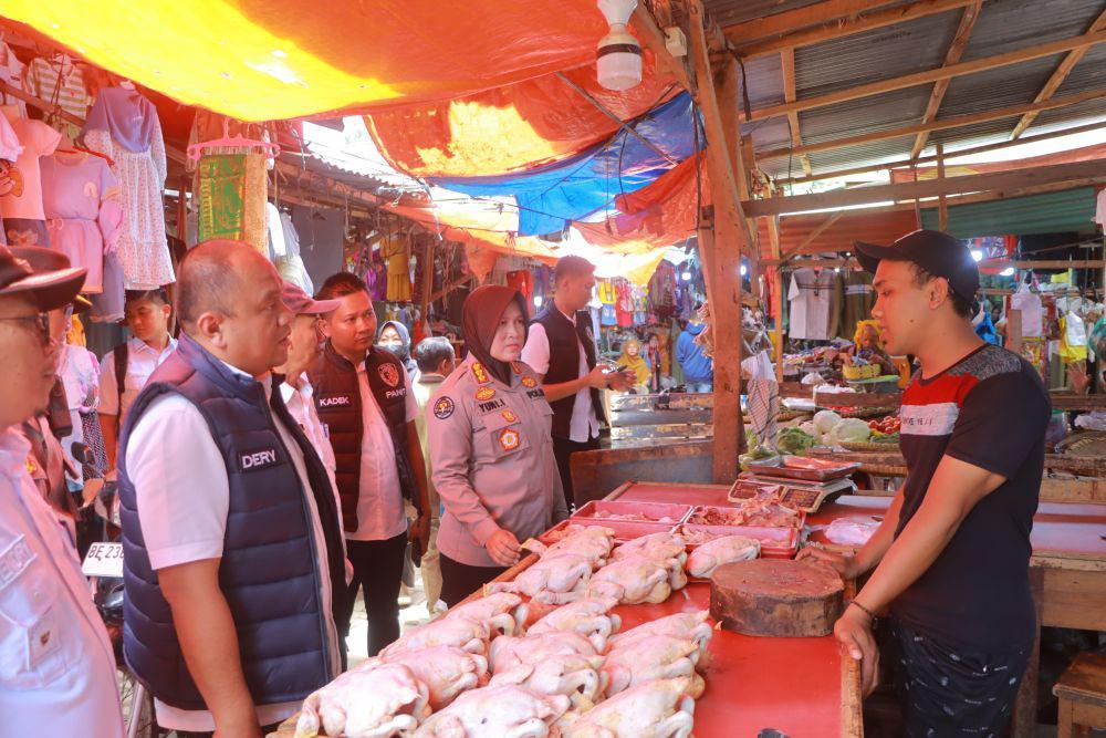 Polda Sidak 5 Pasar di Bandar Lampung Cek Harga Bapok, Hasilnya?