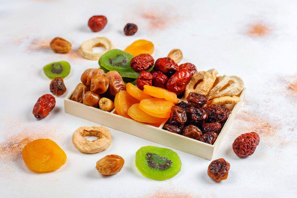 Ilustrasi Buah Kering atau Freeze-Dried Fruit (freepik.com/azerbaijan_stockers)