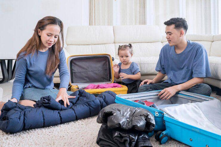 Ilustrasi packing mudik lebaran (freepik.com/creativaimages)